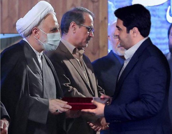 انتخاب مديرعامل شرکت سيمان صوفيان به عنوان مدير نمونه جهادي کشور