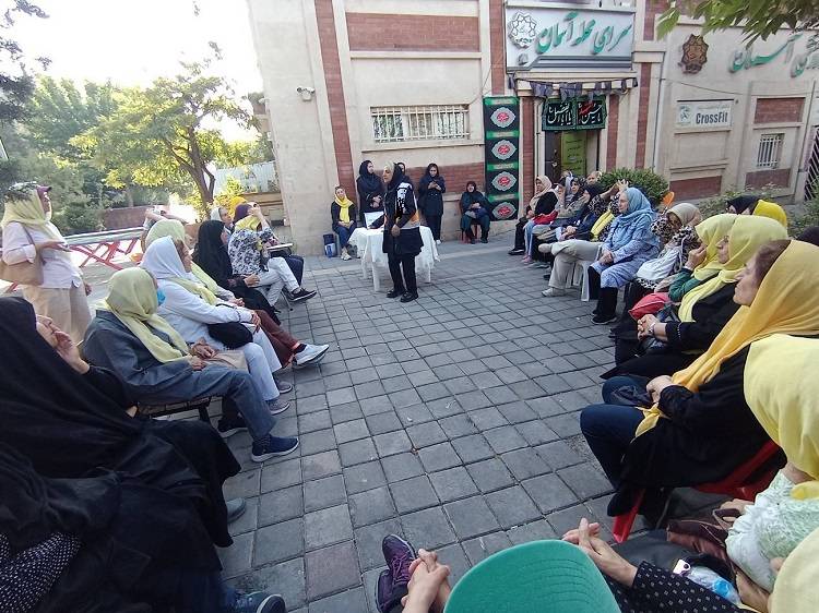 احياي سنتِ گفتگو در محله آسمان با برپايي ايستگاه گفت و شنفت