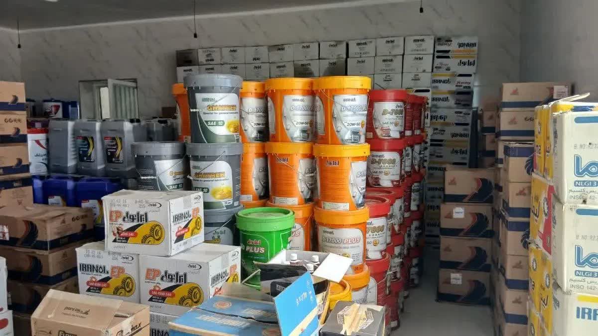 کشف بيش از5 هزار ليتر روغن موتور احتکار شده به ارزش 200 ميليارد ريال در بابل