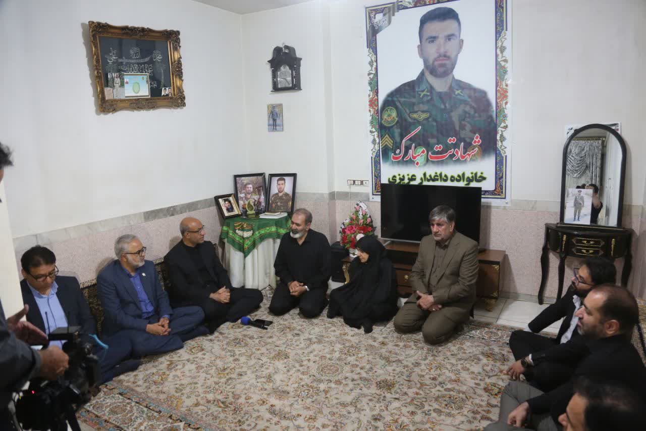 استاندار کرمانشاه :مديون خون پاک شهدايي هستيم که اجازه ندادند وجبي از خاک کشور دست بيگانه بيفتد