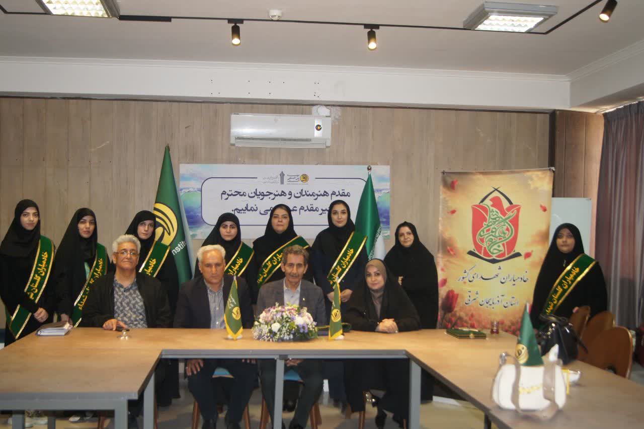 امضاي تفاهمنامه همکاري خادمياران شهداي آذربايجانشرقي با مرکز فرهنگ و هنر دانشگاه جامع علمي کاربردي الف تبريز