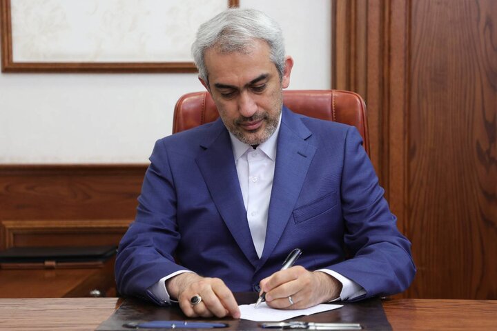 پیام وزیر امور اقتصادی و دارایی به مناسبت روز خبرنگار