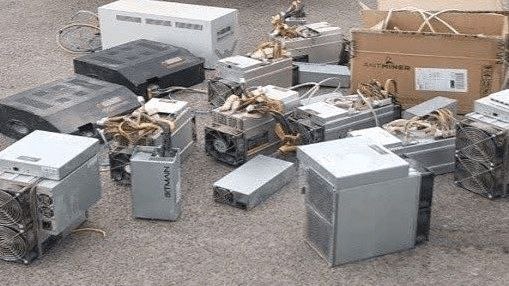 کشف 120 دستگاه ماینر قاچاق به ارزش 420 میلیارد ریال در بندرلنگه