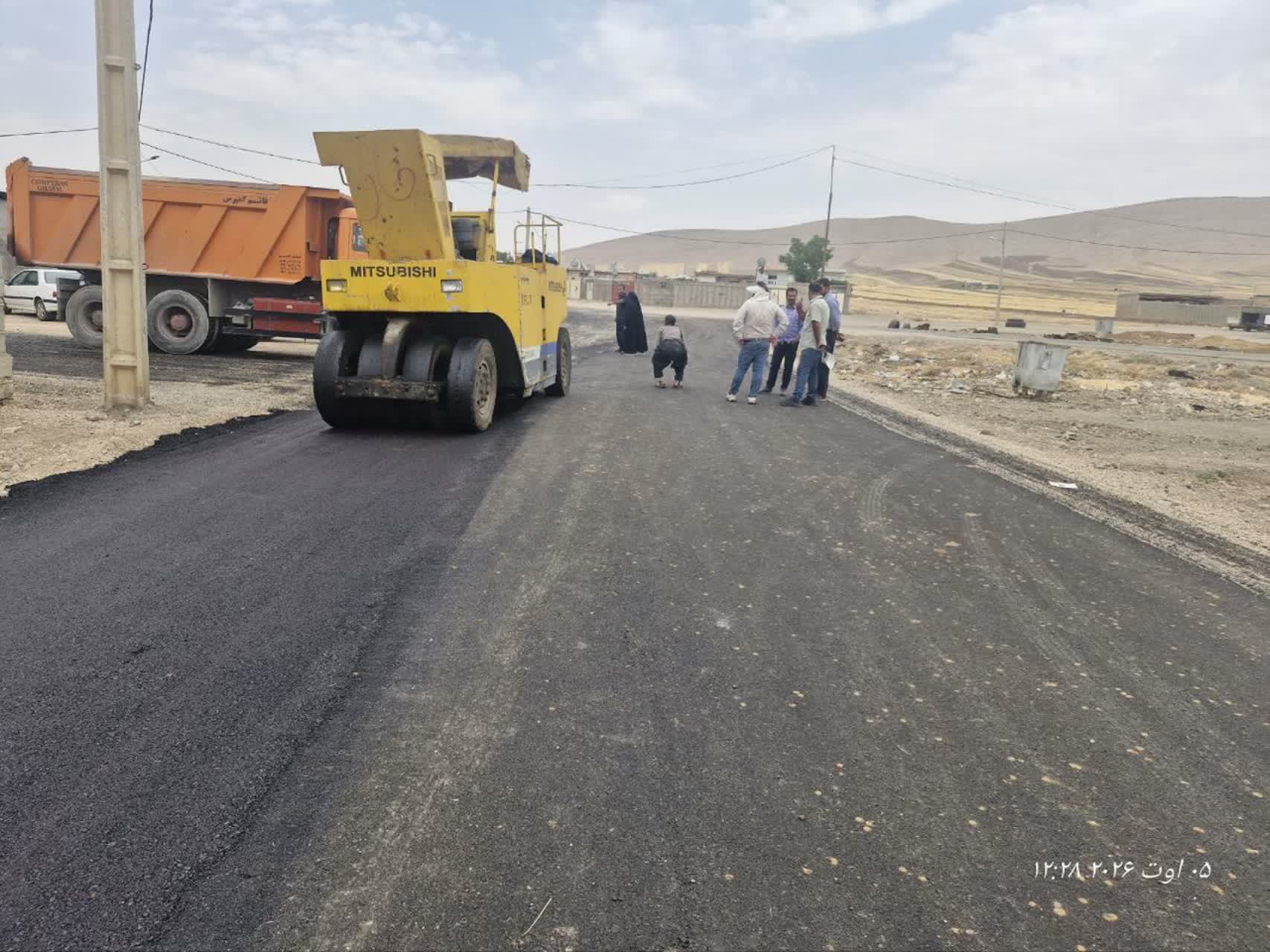 مدیر کل بنیاد مسکن انقلاب اسلامی استان کرمانشاه از آسفالت 7 هزار مترمربع از معابر روستای قمشه خبر داد
