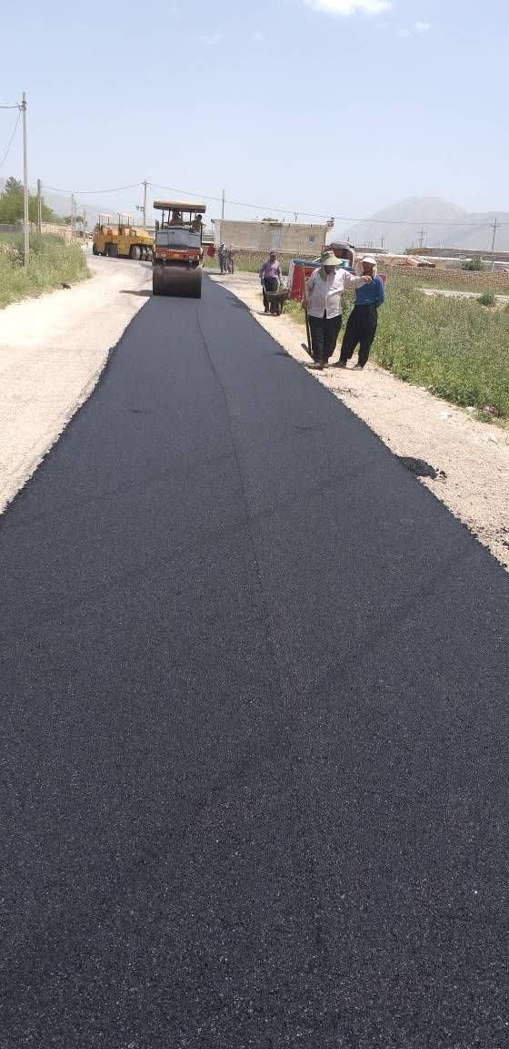 عملکرد چهارماهه راهداری و حمل و نقل جاده ای شهرستان گیلانغرب/19 کیلومتر روکش آسفالت و اجرای گسترده طرح‌های ایمنی