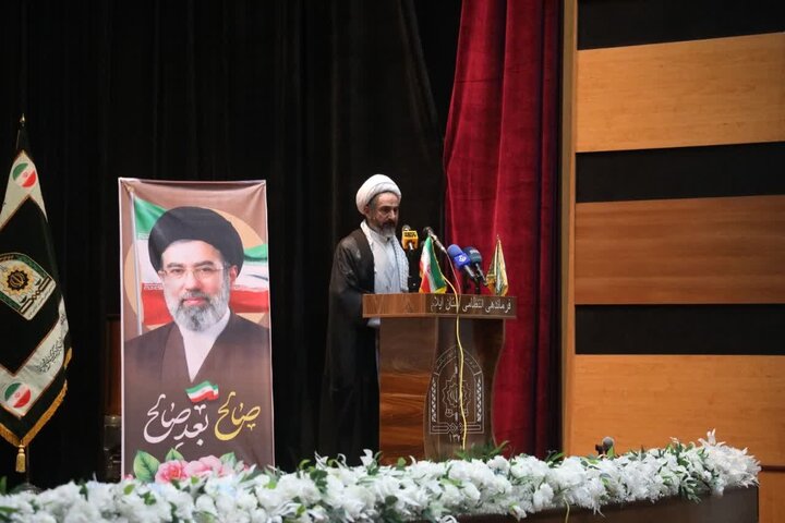 نماینده ولیفقیه در ایلام:دشمن با جنگ رسانهای به دنبال تضعیف جایگاه حافظان امنیت است