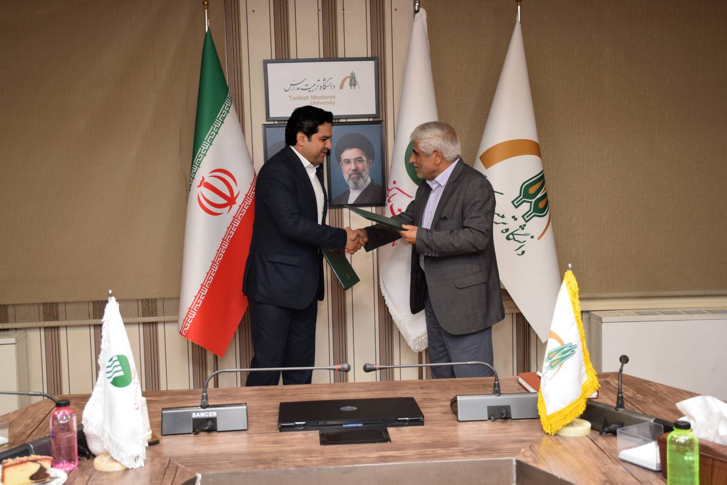 امضای تفاهمنامه همکاری علمی و آموزشی میان پستبانک ایران و دانشگاه تربیت مدرس