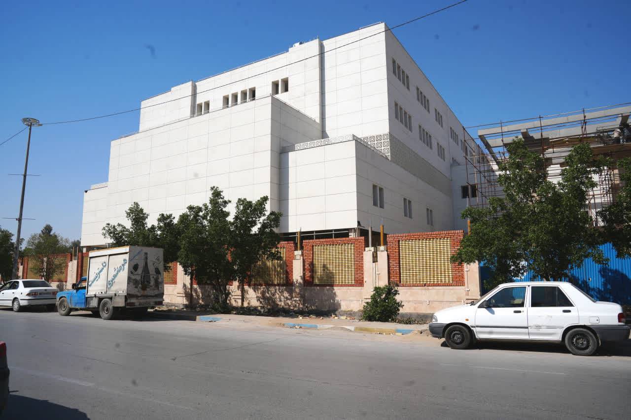 پیشگام در تکمیل و تجهیز بیمارستان صنعت نفت آبادان