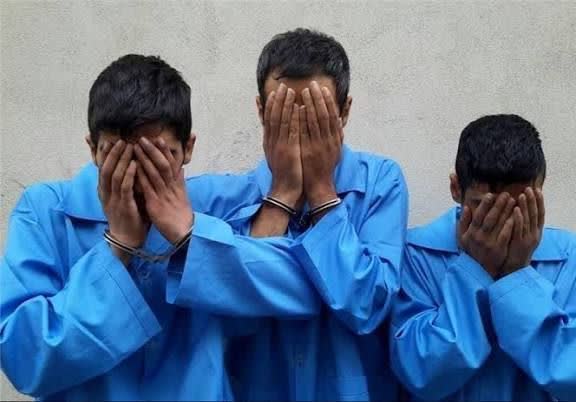 دستگیری 3شرور  تحت تعقیب و کشف اسلحه در نیشابور