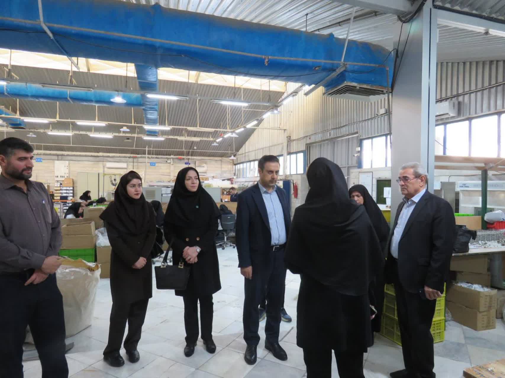 بازدید سرزده مدیرکل استاندارد کرمانشاه از خط تولید کارخانه پارس حفاظ