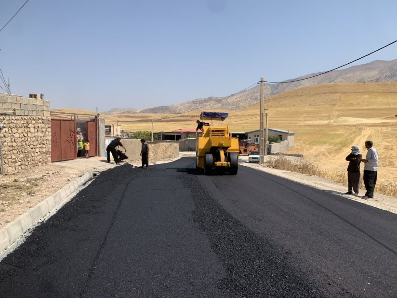 آسفالت سه روستای شهرستان سرپل ذهاب با استفاده از اعتبارات ملی و قیر رایگان