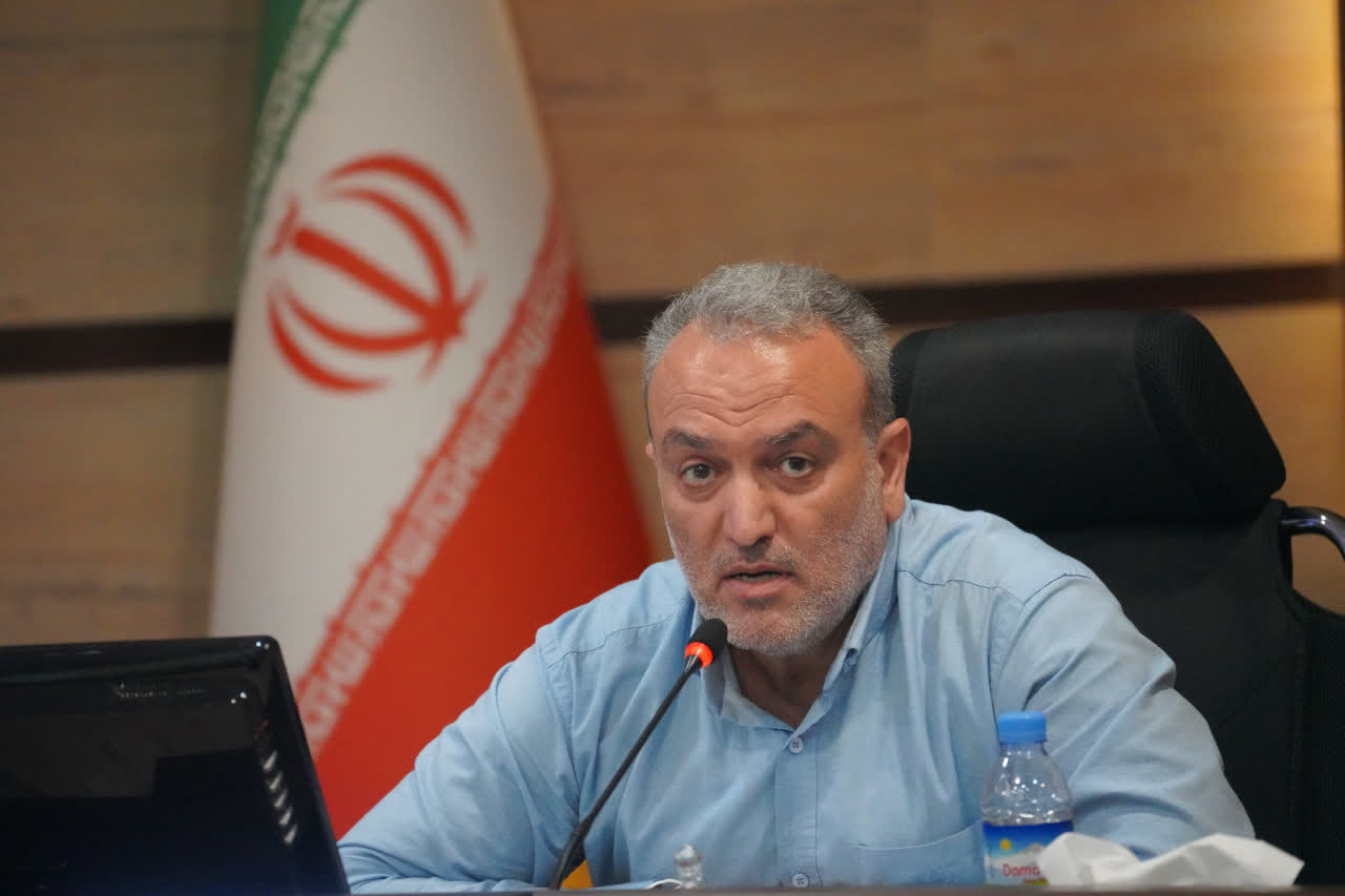 شهرداری پاسخگوی وضعیت دستفروشان از میدان تا چهارراه طالقانی باشد
