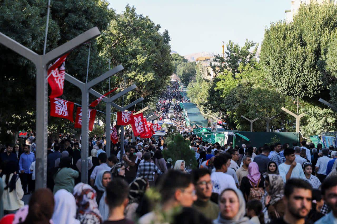 بزرگترین جشن میلاد پیامبر(ص) میهمانی امت احمد برگزار شد