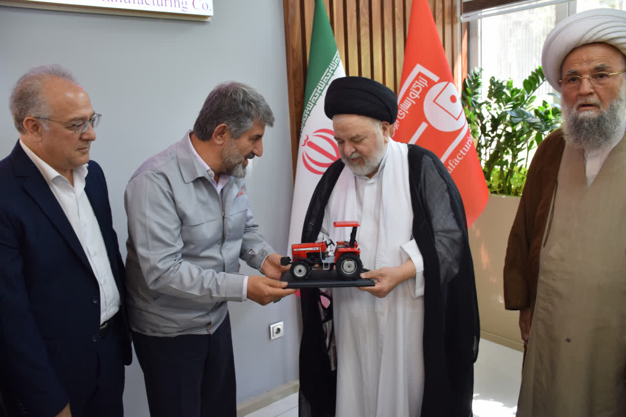 پیام نماینده آیتالله سیستانی از تراکتورسازی؛ میتوانیم رمز عبور ایران از تحریمهاست
