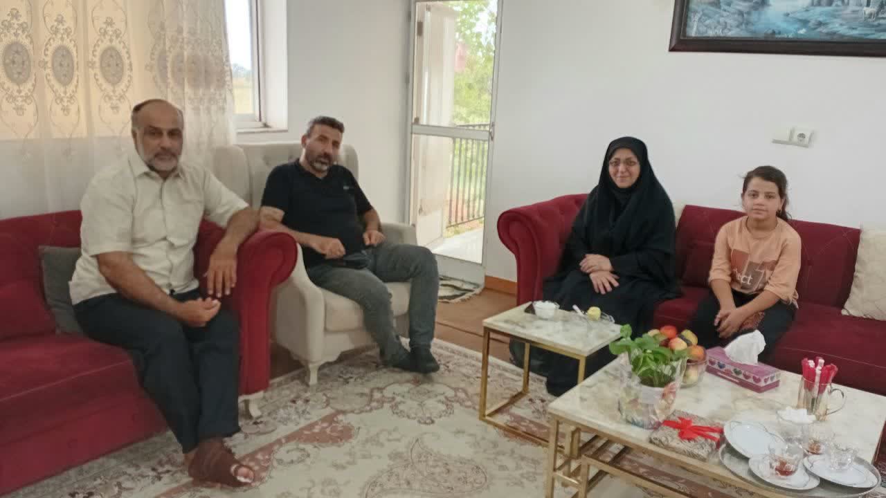 رئیس اداره فرهنگ وارشاد اسلامی شهرستان میاندورود به عیادت عکاس خبری رفت