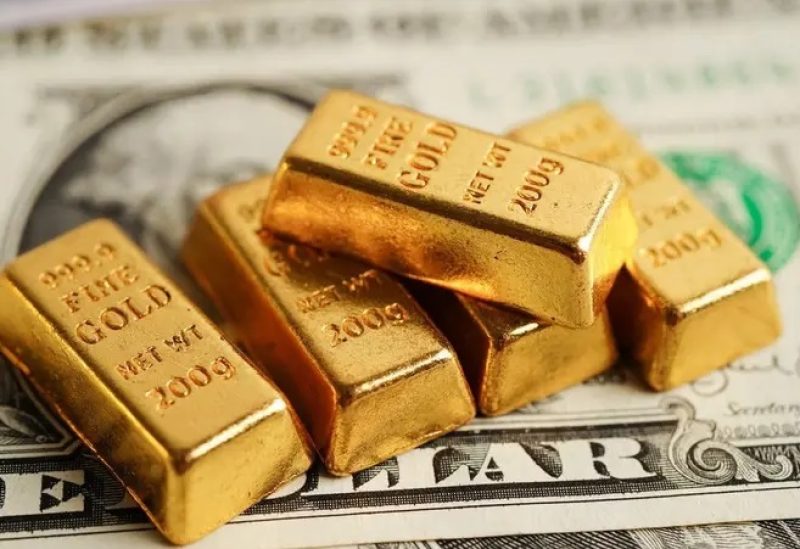قیمت طلا با تضعیف دلار و تشدید تنش‌های خاورمیانه، افزایش یافت