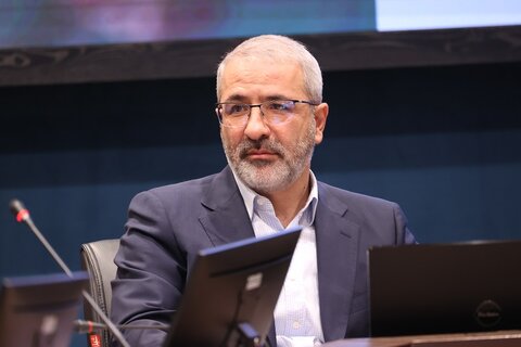 شهردار کرج بر تشدید نظارت میدانی مدیران مناطق و برخورد با سد معبر تأکید کرد