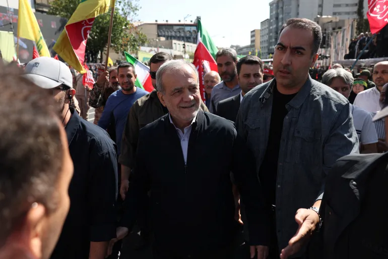 Iranians rally in biggest show of defiance against US since war began