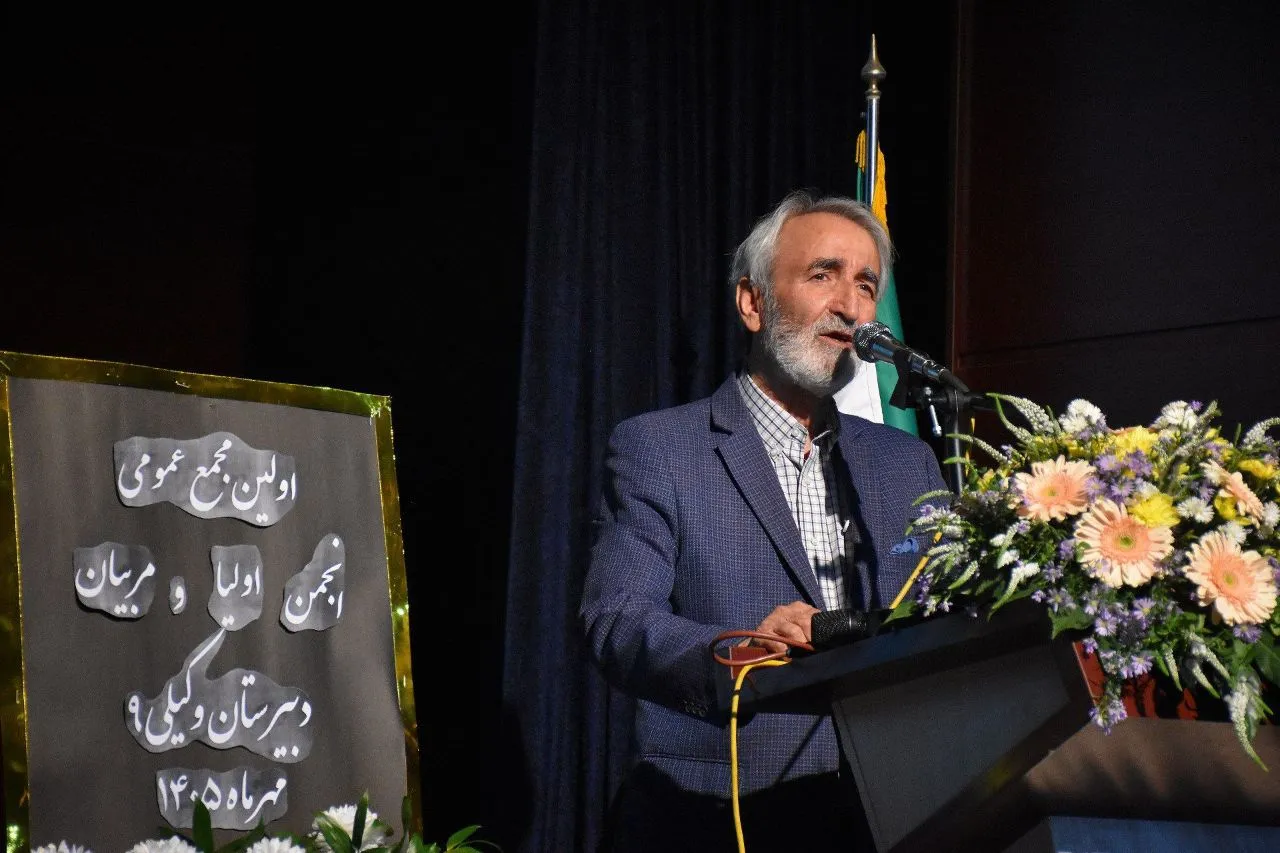 آموزش و پرورش نیشابور باید زمینه رشد و موفقیت دانش‌آموزان را فراهم کند