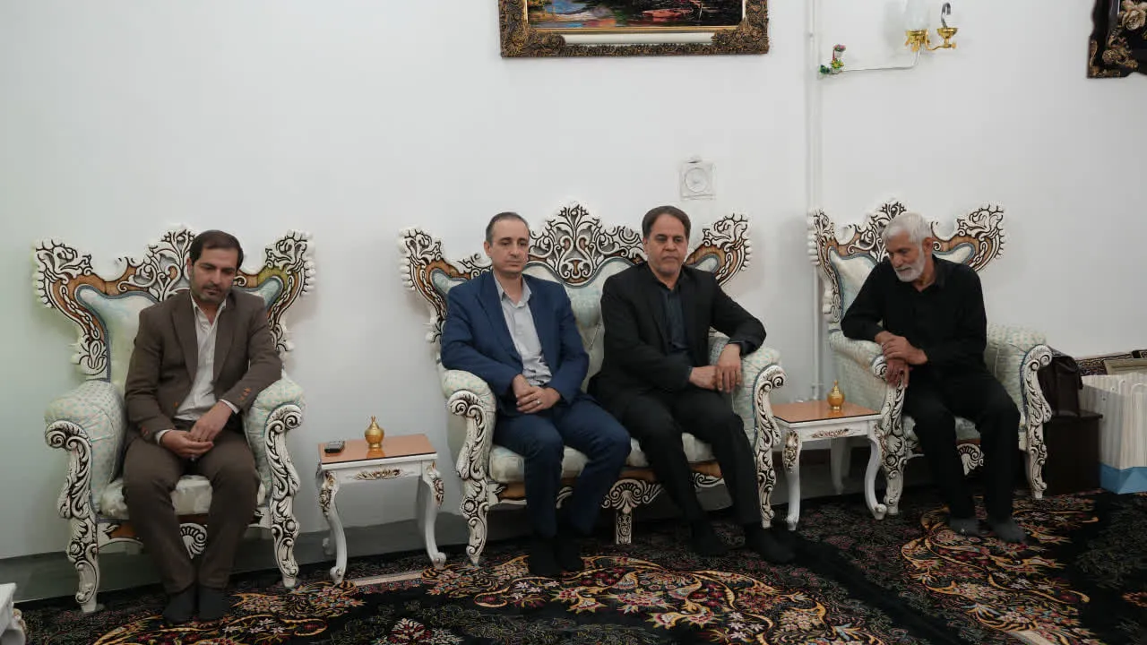 مدیرکل کمیته امداد امام خمینی(ره) استان کرمانشاه:خانواده شهدا، پرچمداران عزت و ایستادگی ملت ایران هستند