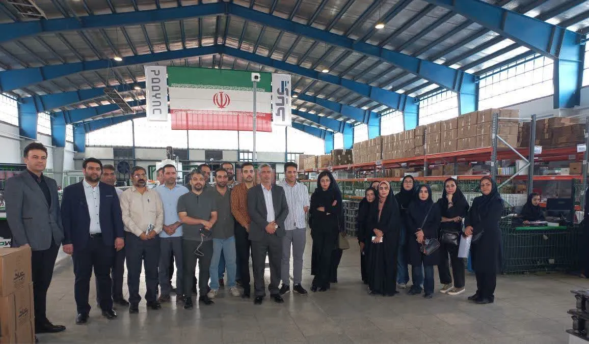 بازدید خبرنگاران  از واحد تولید کنتورهای هوشمند آب در نیشابور