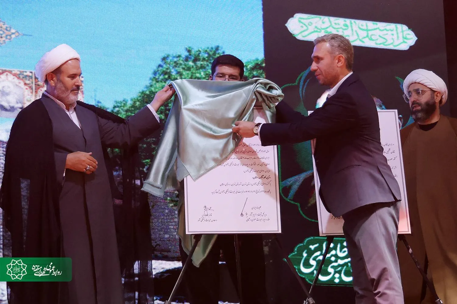 رونمایی از دو میراث ثبت ملی منطقه 5؛ حسینیه نور دارقاضی و آیین «کلاه بنگلک»