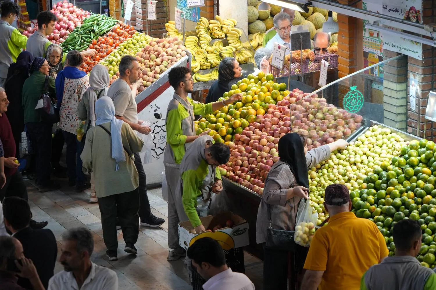 اختلاف قیمت 42 درصدی میوه در میادین و بازارهای میوه و تره‌بار تهران به نسبت شهر