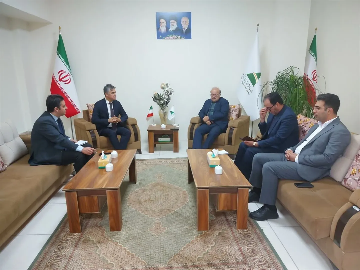 دیدار رایزن بازرگانی ترکیه در تبریز با معاون اقتصادی و سرمایه گذاری ارس