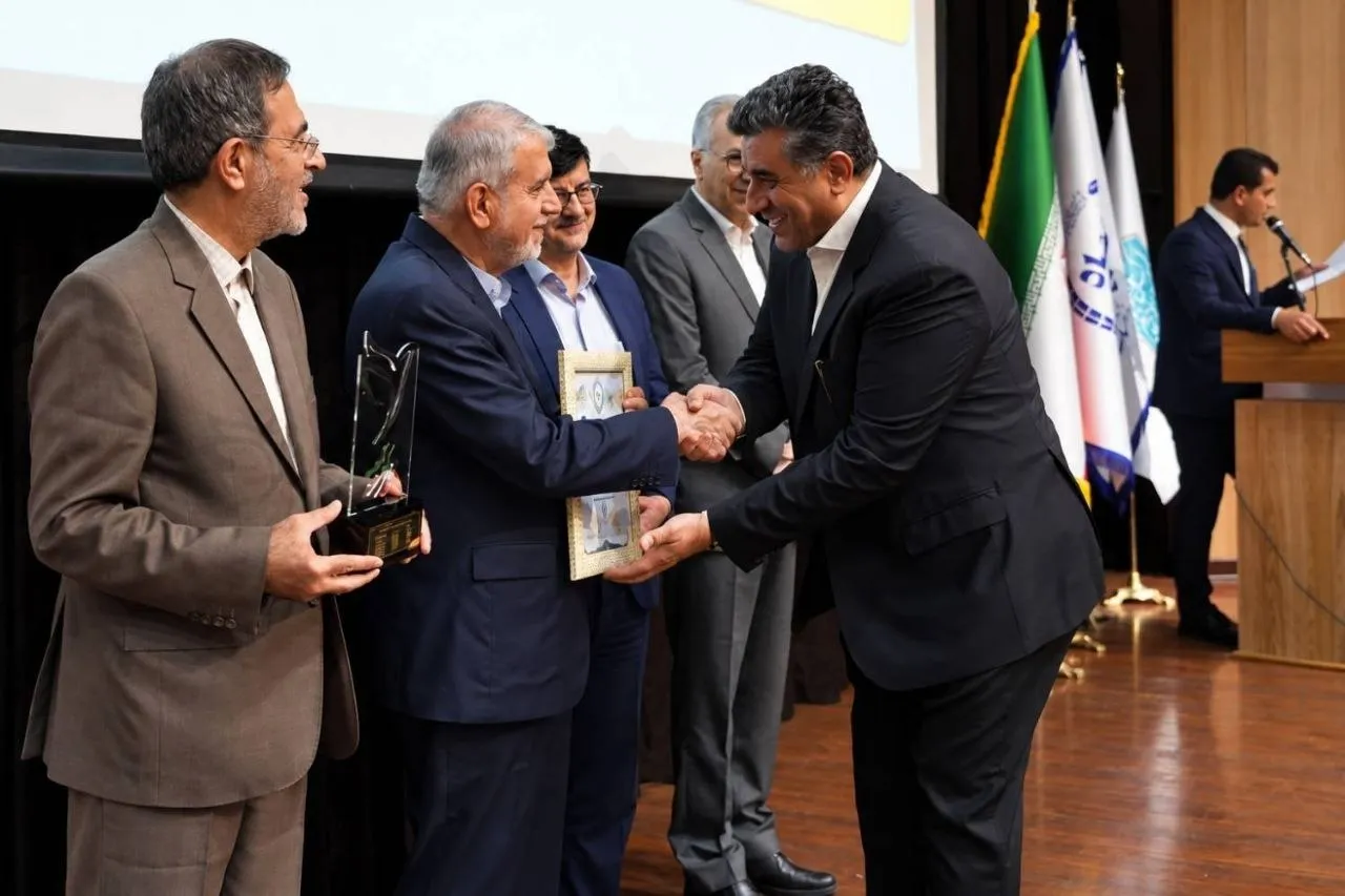 درخشش شرکت توسعه گردشگری ایران در سومین جایزه ملی تعالی صنعت گردشگری/سه جایزه به هتل های لاله رسید