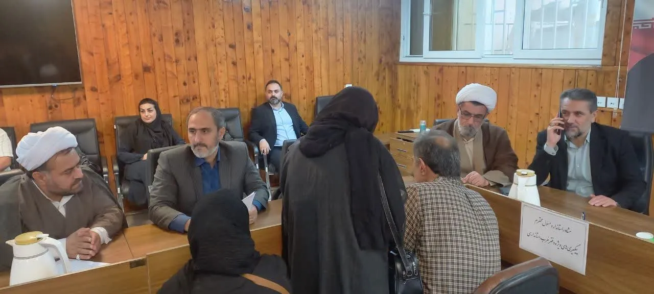 ملاقات مردمی مدیرکل اوقاف مازندران در دفتر استانداری غرب استان