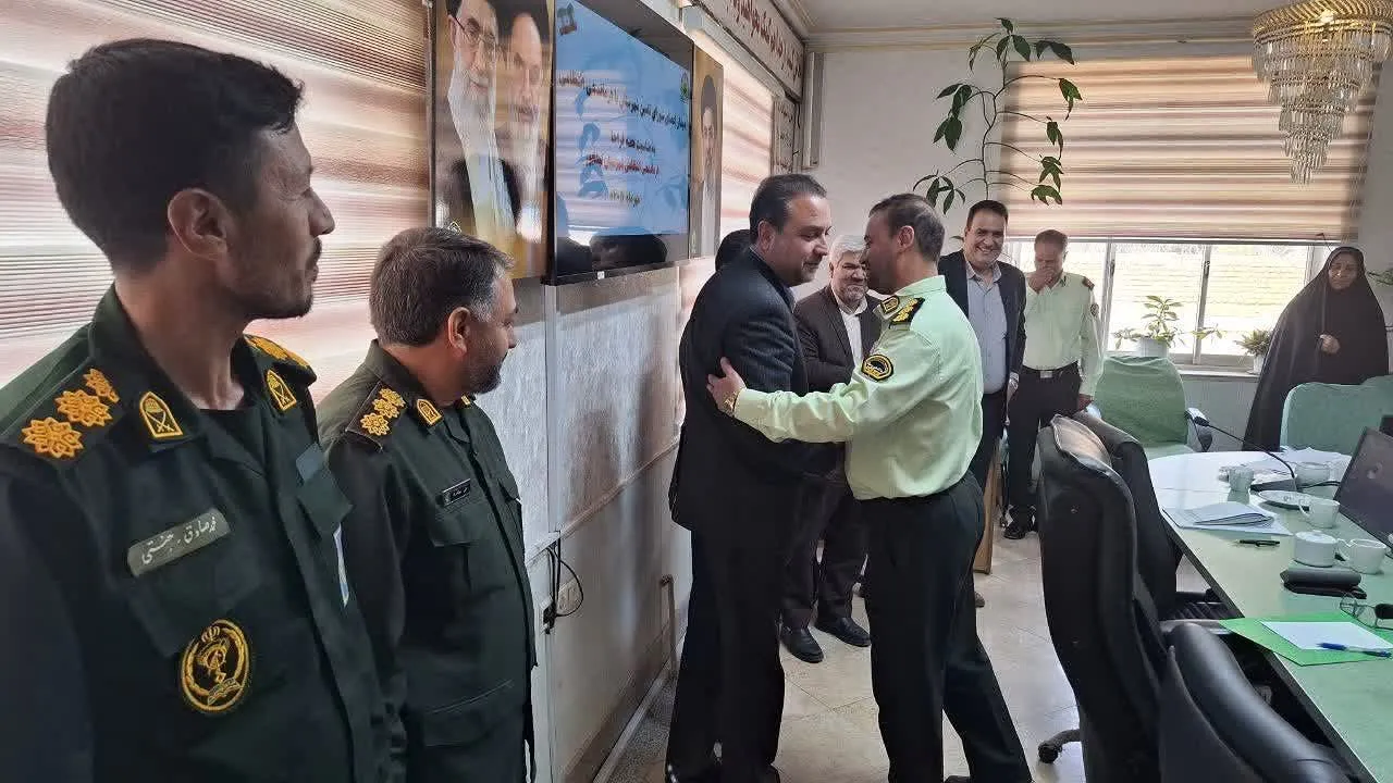 تجلیل فرماندار و اعضای شورای تأمین از فرمانده نیروی انتظامی شهرستان نیشابور