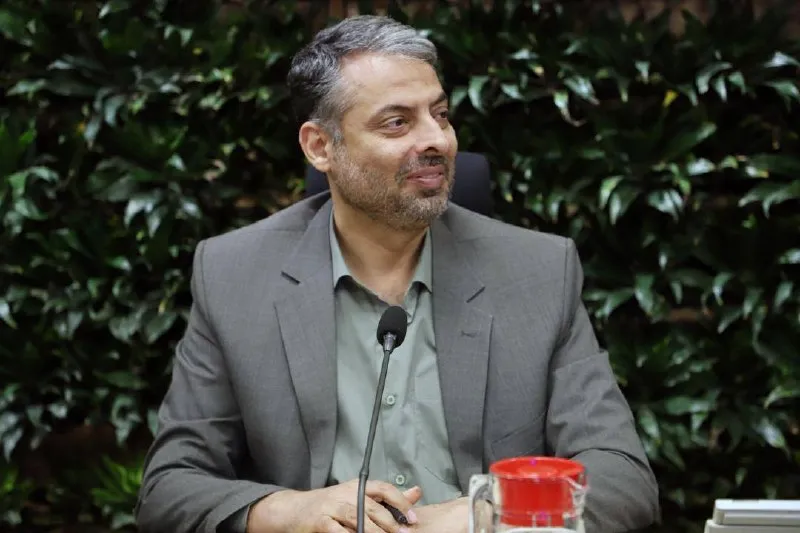 هنرمندان بازار پروانه به پارکینگ حافظ منتقل می‌شوند