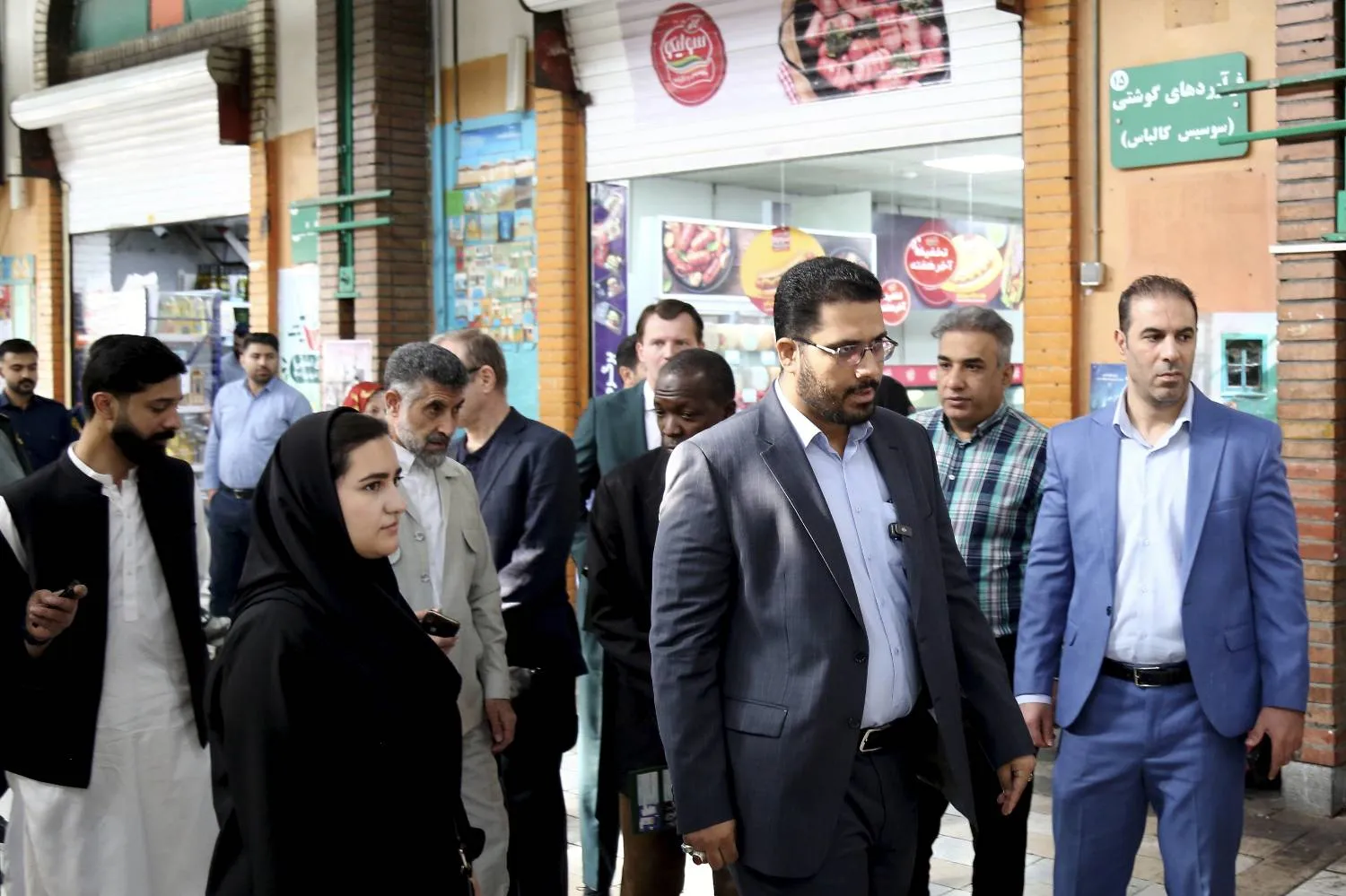 تأمین 53 درصدی سبد غذایی پایتخت با اختلاف قیمت 30 تا 45 درصدی نسبت به سطح شهر