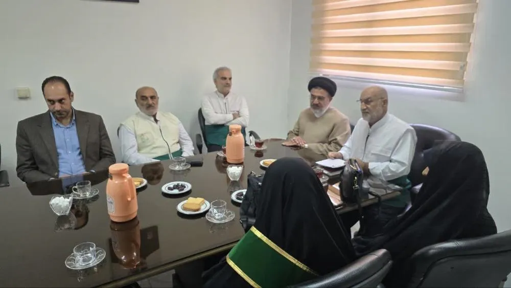 نشست خادمیاران رضوی شهرستان بابلسر با مسوول نهاد نمایندگی مقام معظم رهبری در دانشگاه مازندران