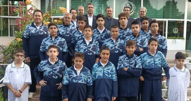 بدرقه کاروان ورزشی فرزندان پسر کارکنان دانشگاه به جشنواره ملی وزارت بهداشت / حضور در رویدادهای ملی، ضامن نشاط و پویایی خانواده بزرگ سلامت است