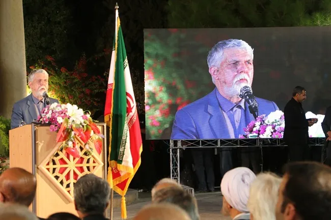 وزیر فرهنگ و ارشاد اسلامی: حق حافظ بر زبان فارسی، سترگ و ماندگار است