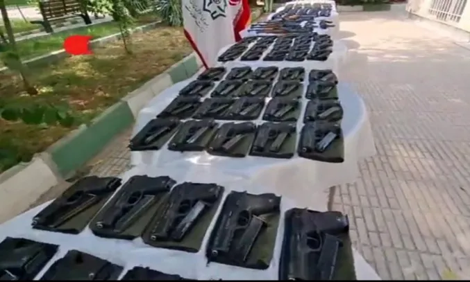 وزارت اطلاعات: 2 عضو تیم قاچاق سلاح جنگی در غرب ایران بازداشت شدند