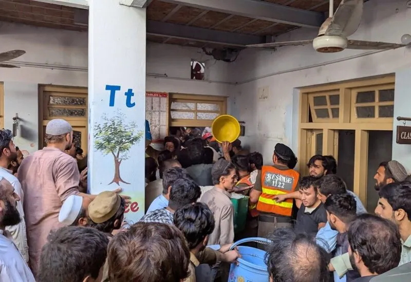 فروریختن سقف مدرسه در پیشاور؛ کشته شدن 27 دانش‌آموز و یک معلم