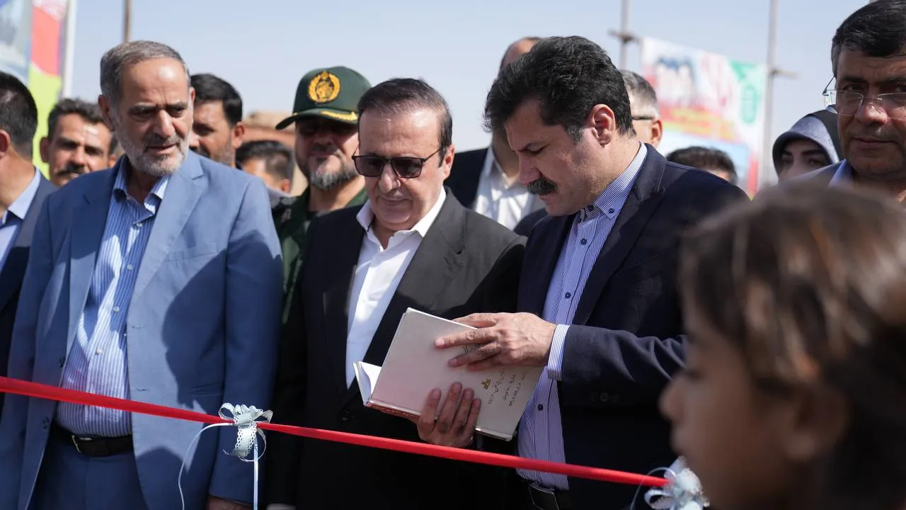 بهره‌برداری از 12 واحد مسکونی بازسازی‌شده جنگ رمضان در قزوین با حضور معاون رئیس‌جمهور