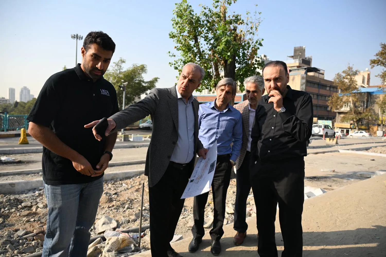 مراحل پایانی بازآفرینی ضلع جنوبی میدان تجریش با هدف ارتقای ایمنی تردد عابران
