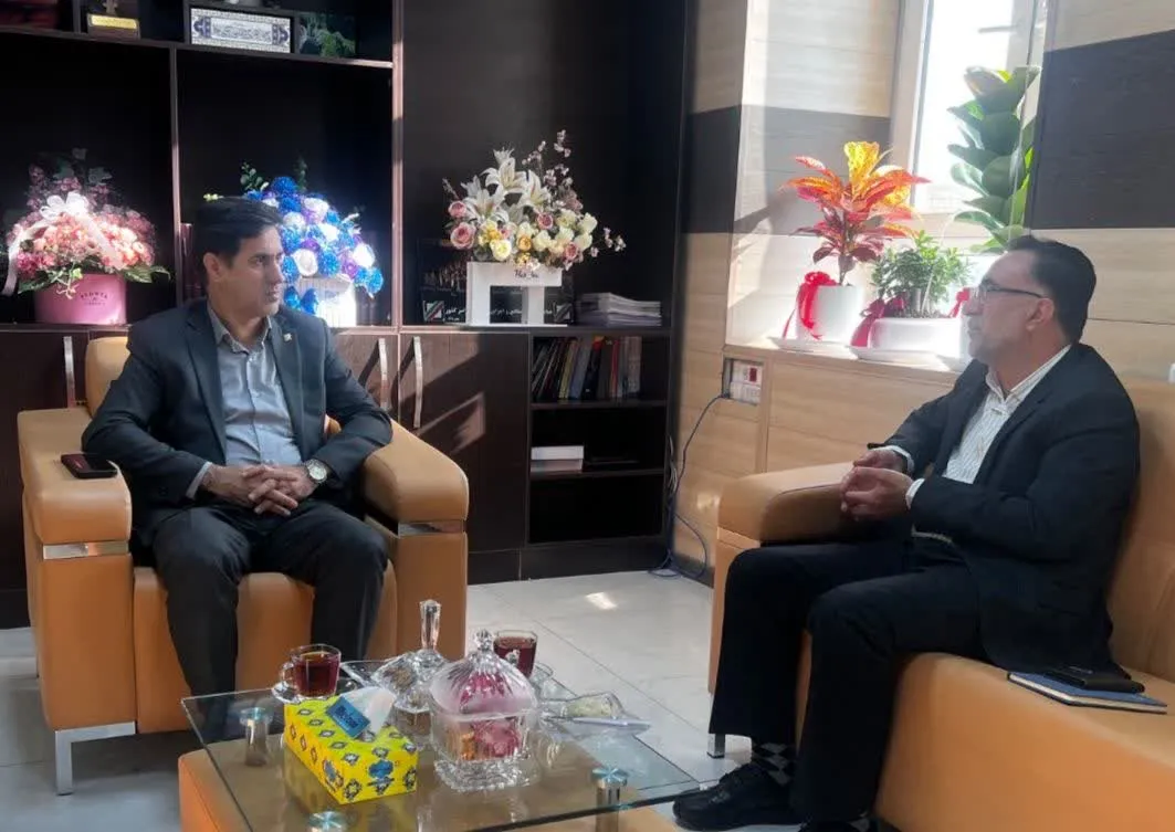 دیدار مدیر راه‌آهن و سرپرست گمرکات کرمانشاه با هدف تسهیل فرآیندهای ترانزیت و توسعه ظرفیت‌های ریلی