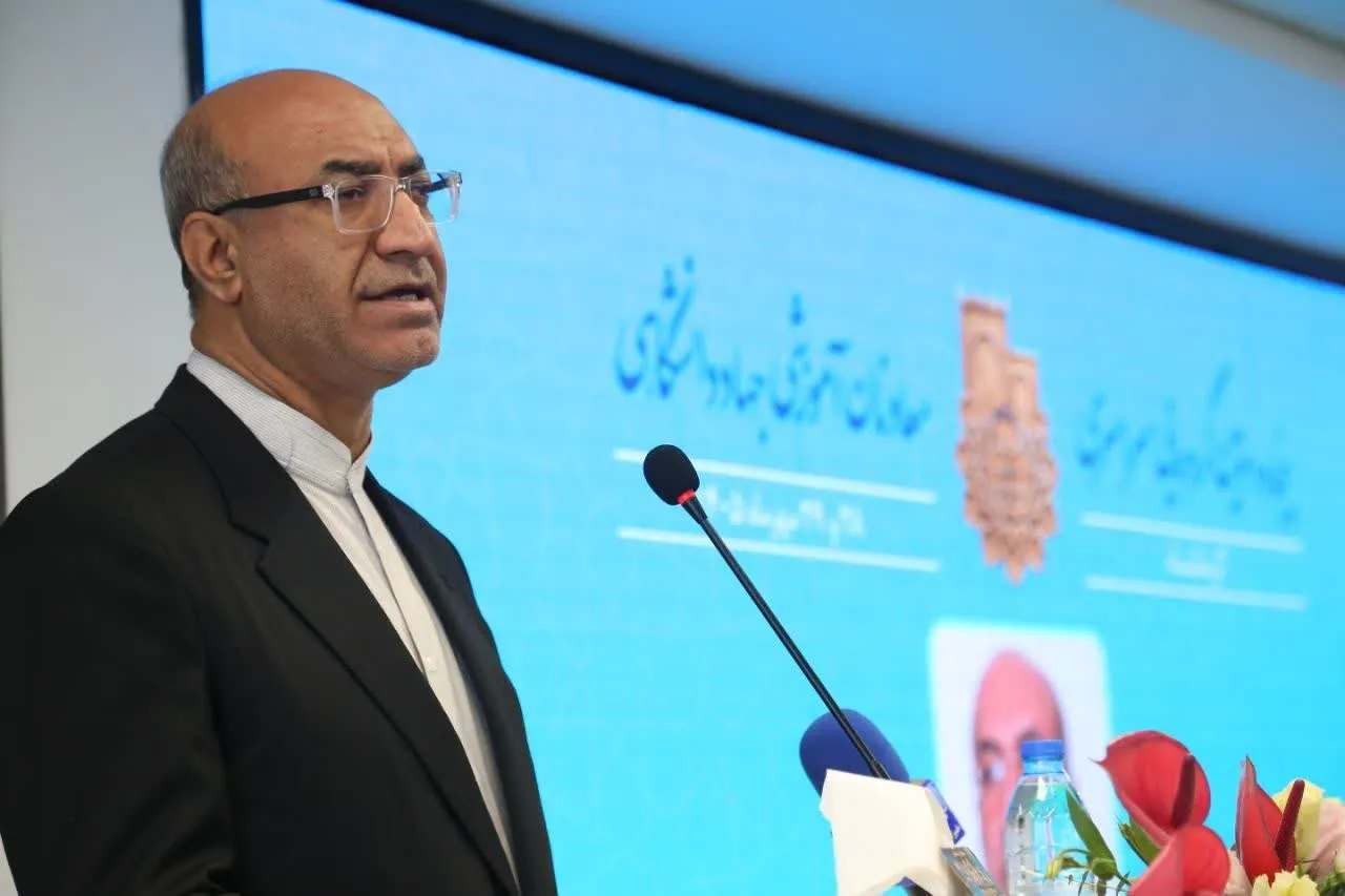 استاندار کرمانشاه:جهاددانشگاهی دانشگاه را به صنعت و پژوهش را به ثروت ملی پیوند بزند