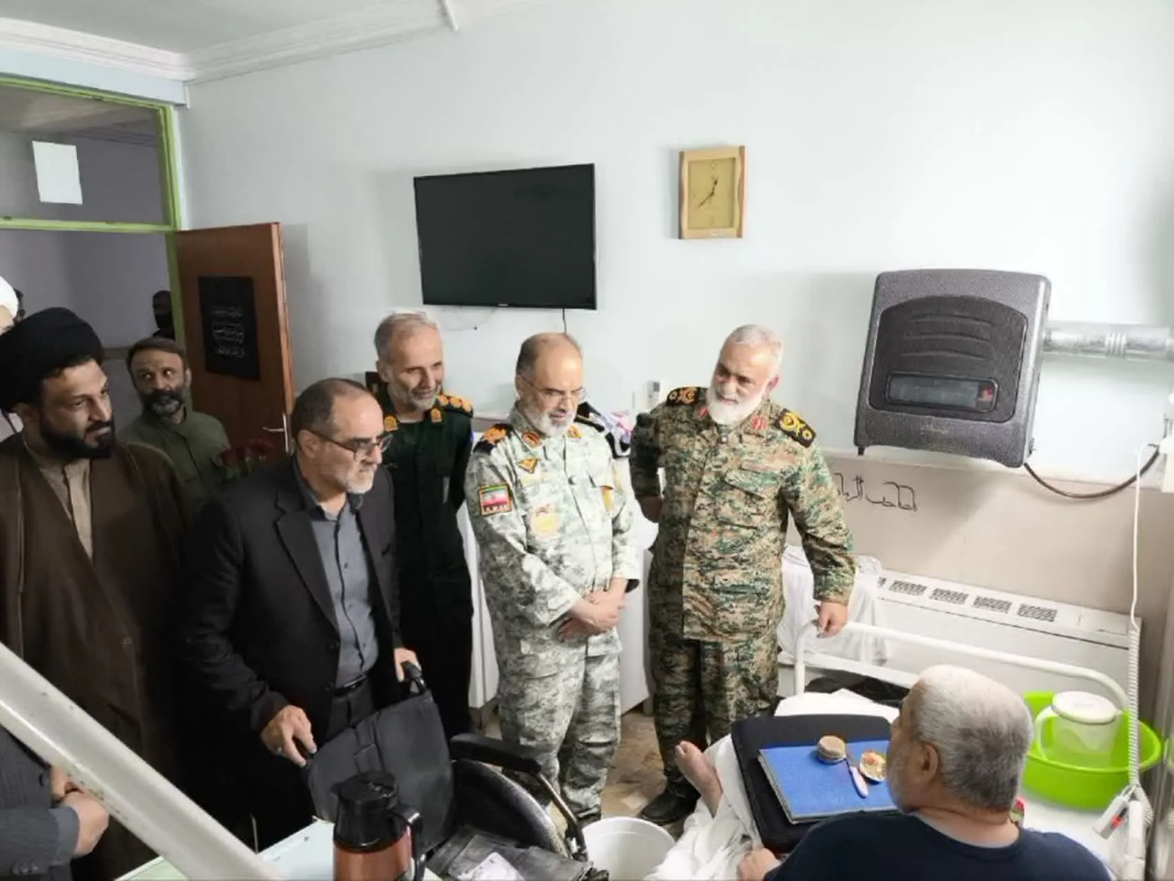 تجلیل از جانبازان نخاعی مازندران؛ دیدار مدیرکل بنیاد و فرماندهان سپاه با رادمردان دفاع مقدس