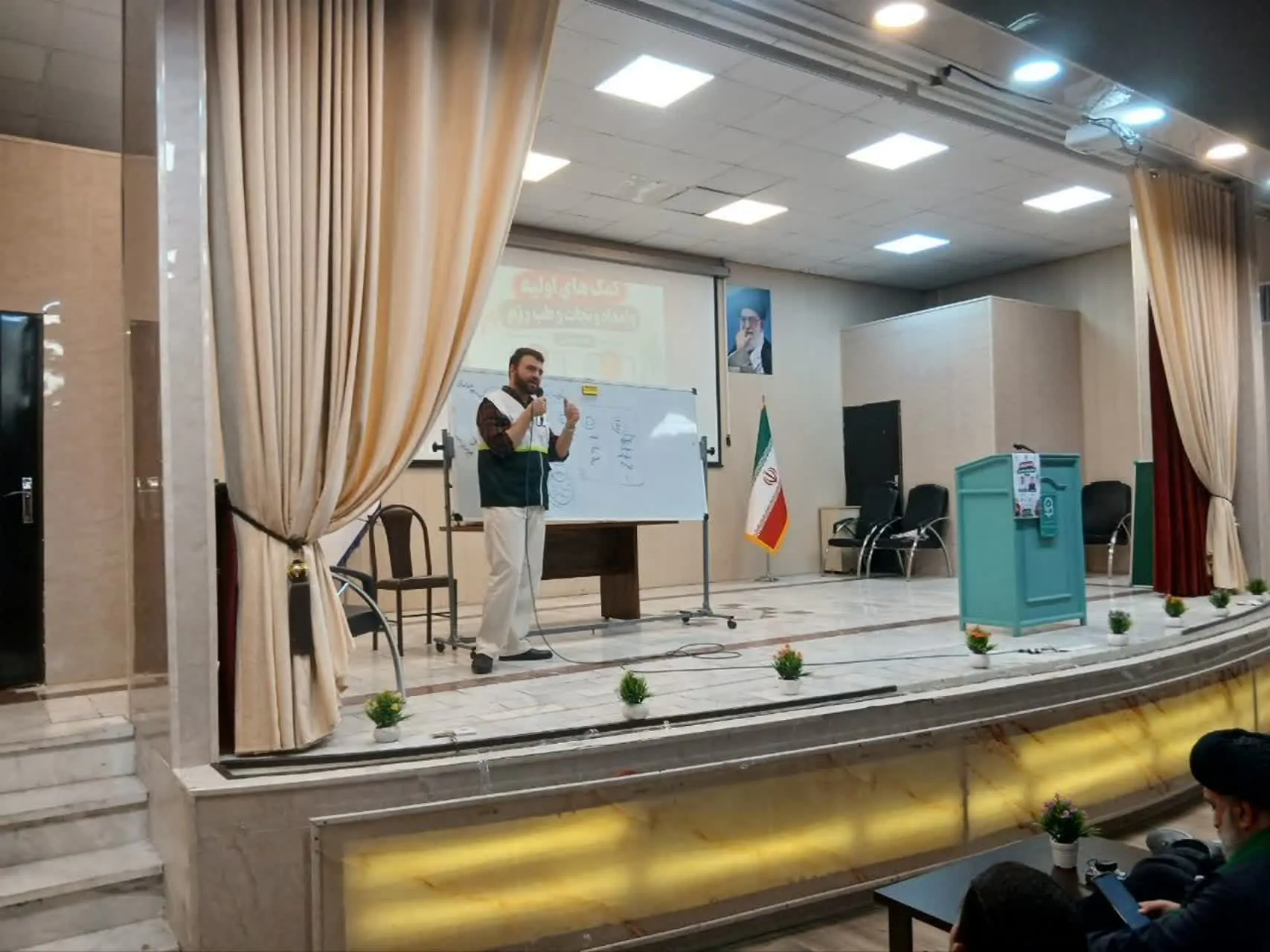رئیس سازمان بسیج جامعه پزشکی استان کرمانشاه: همایش خود امدادی ودگر امدادی در کرمانشاه برگزار شد