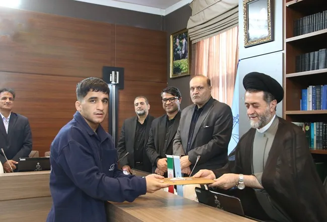 ورزش، خط مقدم پیشگیری از آسیبهای اجتماعی است / تجلیل رئیس کل دادگستری فارس از قهرمان مدال آور کشتی امیدهای جهان