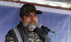 چرا نبايد اسم کسي که هزار ميليارد از پول مملکت را دزديده، برده شود؟/ دشمن کورخوانده که بخواهد بين ما و ولايت فاصله بيندازد