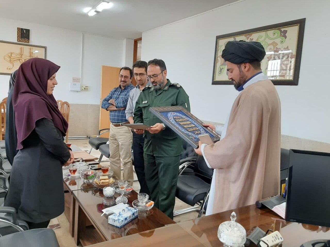 تقدير سپاه ناحيه شهرستان شاهرود از دانشکده فني و حرفه اي دختران در راستاي مقابله با کرونا