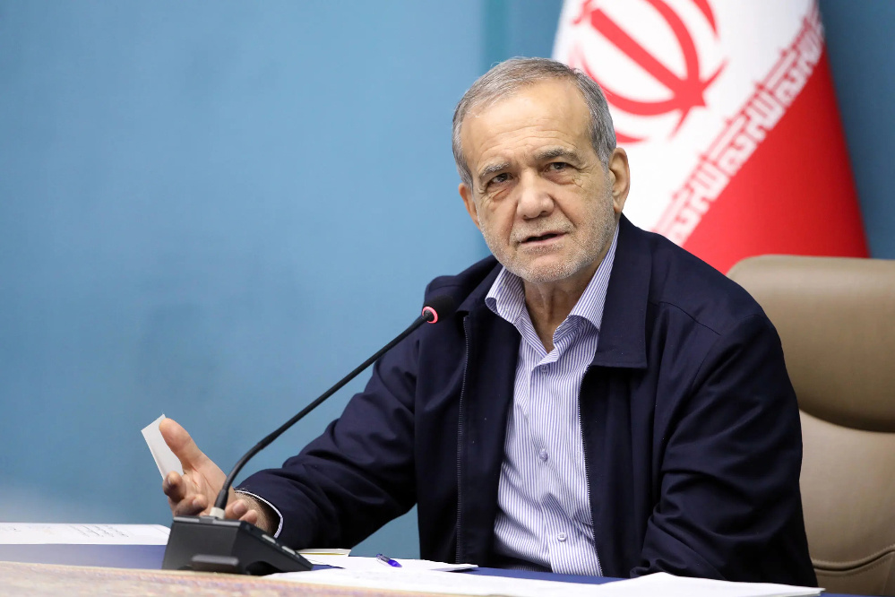 پزشکیان: شرکت‌های پیمانکاری  جمع شوند