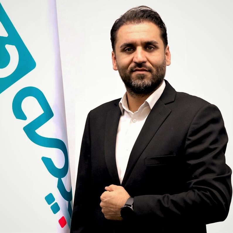 حسني مدير پروژه صندوق بازنشستگي کشوري بيمه دي شد