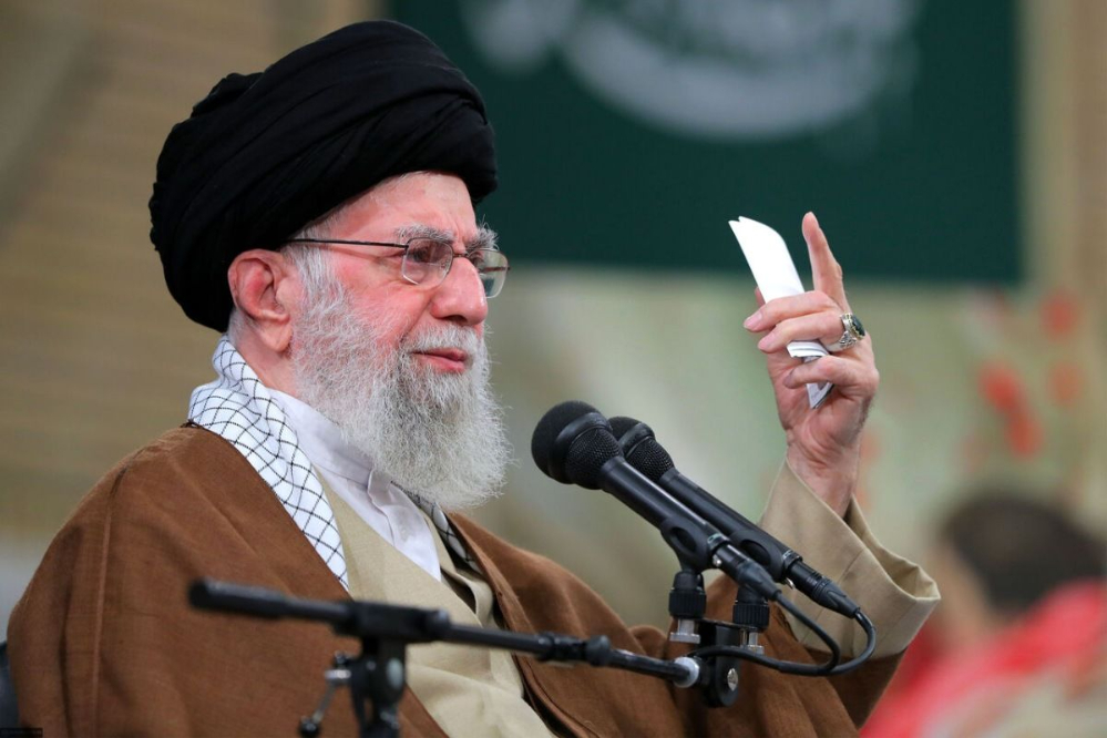 میدری: کارگر و کارفرما در نگاه رهبر شهید دو بالِ یک پیکره بودند